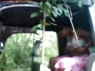 கழுதை இயக்குநரில் அழகான பிச் சுத்தி