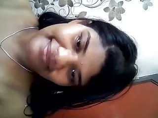 நன்றாக ஒரு இளம் குஞ்சு புண்டை