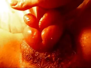 சுயஇன்பம் செய்யப்பட்ட காதலி துளையிலிருந்து ஒரு பையன் தனது கடினமான பலஸுடன்