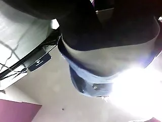 நீலக்கண்ணால் அழகி கொண்ட தனியா