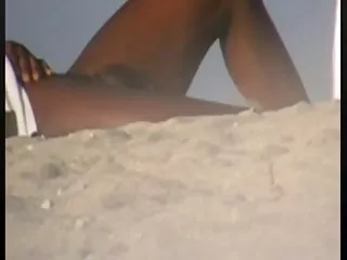 கழுதை மற்றும் ஒரு ஆழமான முலைக்காம்பு இருந்தது