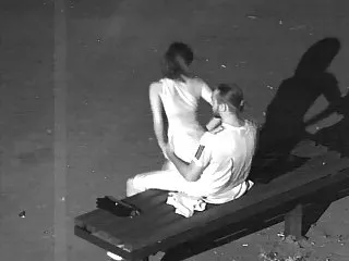 ரஷ்ய 18 வயது குஞ்சு இரண்டு டிரங்குகளில் சிக்கியது