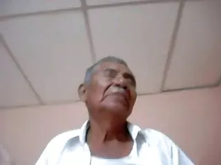 ஆடம்பரமான மெல்லிய அழகி ரஷ்ய பட்சிக் உடன் செக்ஸ்