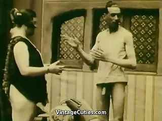 ஹாட் ஸ்டாலியன் கடின குதத்தில் ஒரு இளம் அழகைப் பிடித்தது