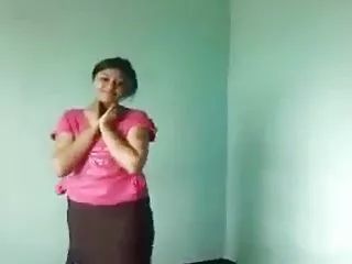பிரெஞ்சு லெஸ்பியன் ஒரு லா குனியை ஒருவருக்கொருவர் நடத்தினார்