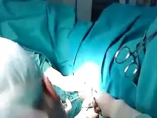 சிறிய அழகியுடன் இறுக்கமான BDSM