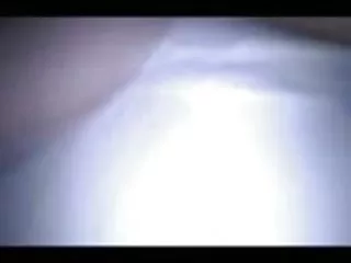 பெரிய இயற்கை மார்பகங்களைக் கொண்ட முதிர்ந்த பால்