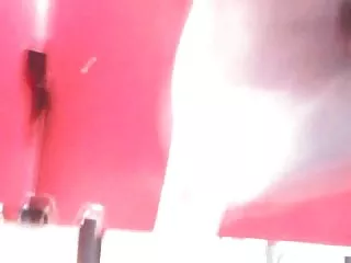 வலுவான பையன் ஒரு மெல்லிய பொன்னிறத்தை புணர்ந்தான்