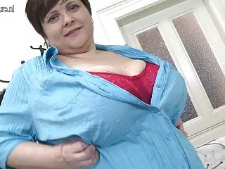 காதலியை ஏமாற்ற நண்பரை அழைத்தார்